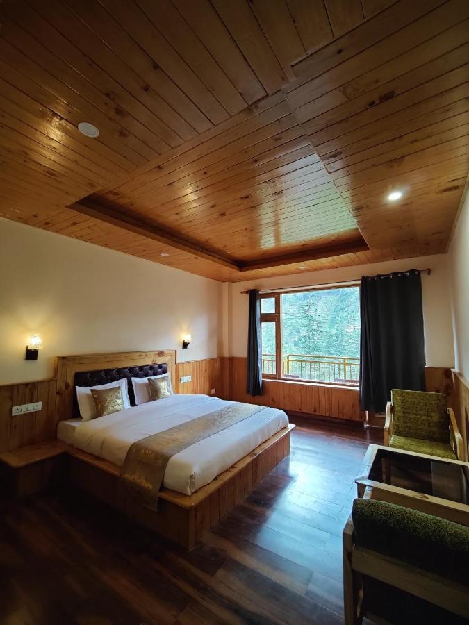 The Woodpecker Inn & Cafe, Jibhi Ngoại thất bức ảnh