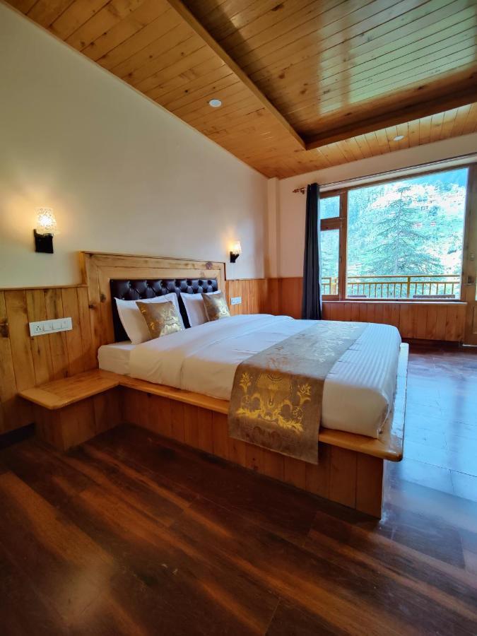 The Woodpecker Inn & Cafe, Jibhi Ngoại thất bức ảnh