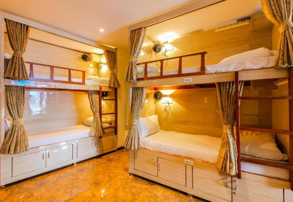 The Woodpecker Inn & Cafe, Jibhi Ngoại thất bức ảnh