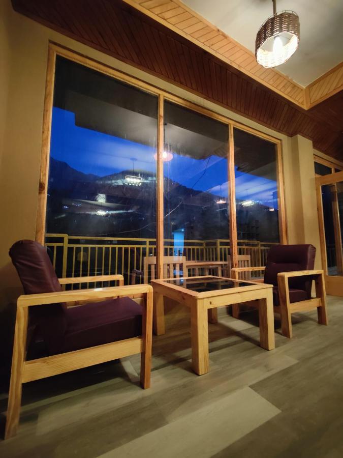 The Woodpecker Inn & Cafe, Jibhi Ngoại thất bức ảnh
